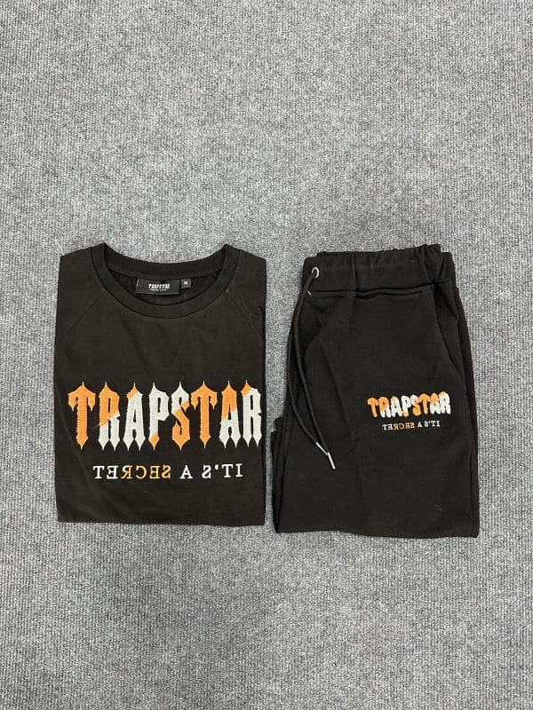 602-Trapstar t shirt and short black - Image 2